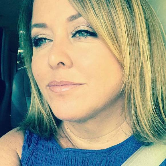 Meet your Posher, Jennifer - Picture 1 of 1